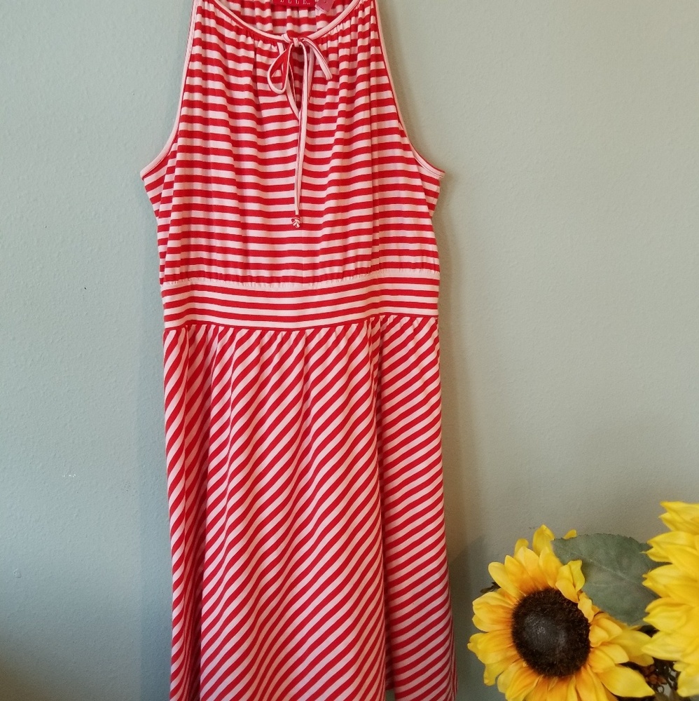 ELLE SUIT WITHOUT SLEEVES WHITE COLOR WITH RED SLI - Picture 3 of 3